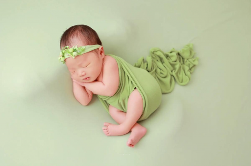 莘县宝宝拍嗝吐奶